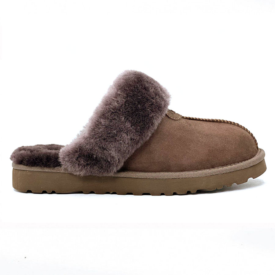 UGG Slippers Scufette Chocolate в цвете Коричневый